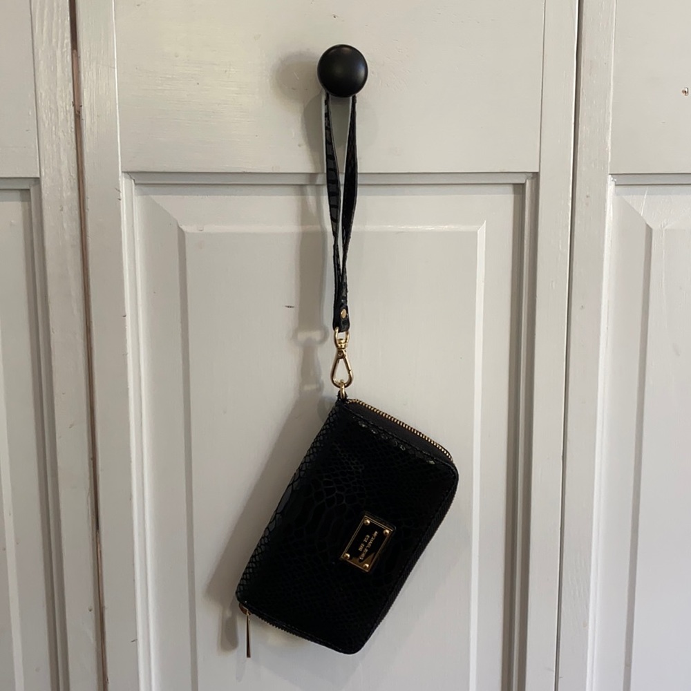 Michael Kors wristlet - excellent condition!